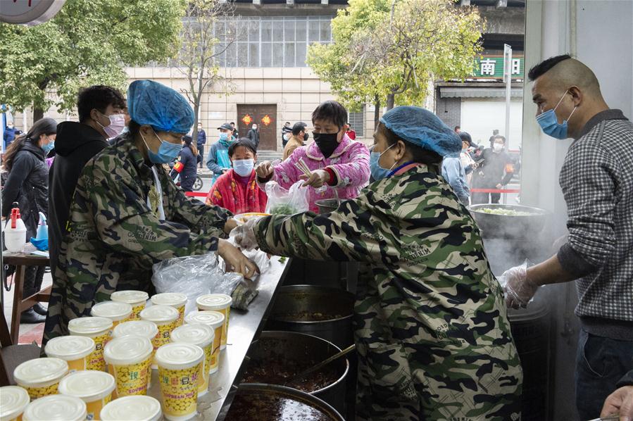 Beef noodles restaurants resume take-away business in Xiangyang, Hubei Province CHINA-HUBEI-XIANGYANG-BEEF NOODLES (CN)