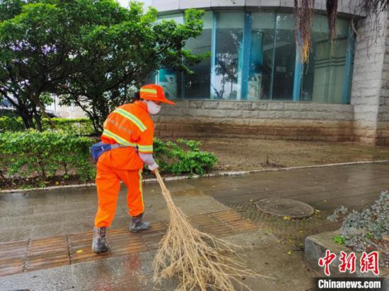 瑞丽战疫24小时：“英雄”小城谱写家国情怀